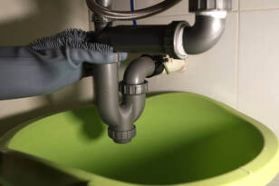 How to replace kitchen sink pipe